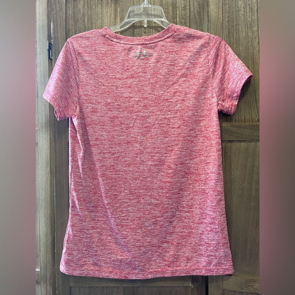 EUC.  Ladies’ Under Armour lightweight red short sleeve shirt. - Picture 3 of 4